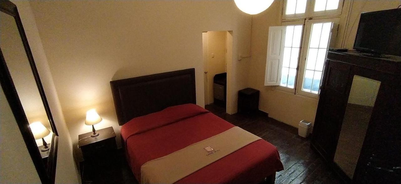 Pensión Santa Rosa Apartotel- Centro Histórico 2*